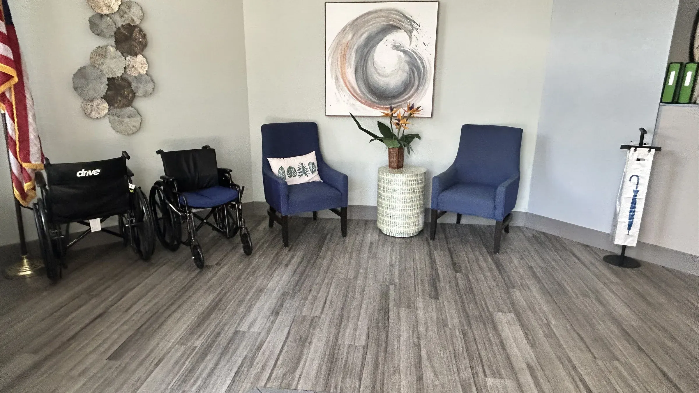 Seating in the lobby at Vivo Healthcare Harbourwood